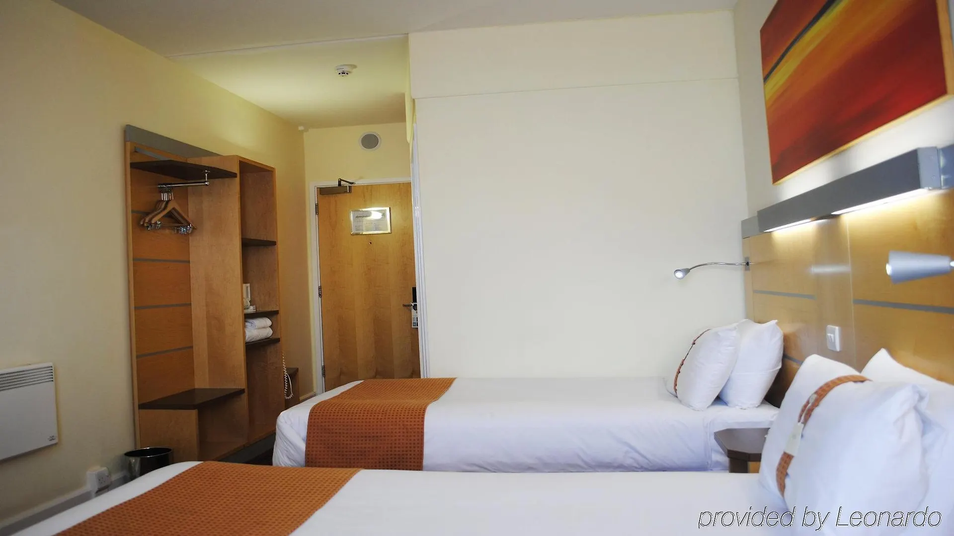 Holiday Inn Express Liverpool John Lennon Airport
