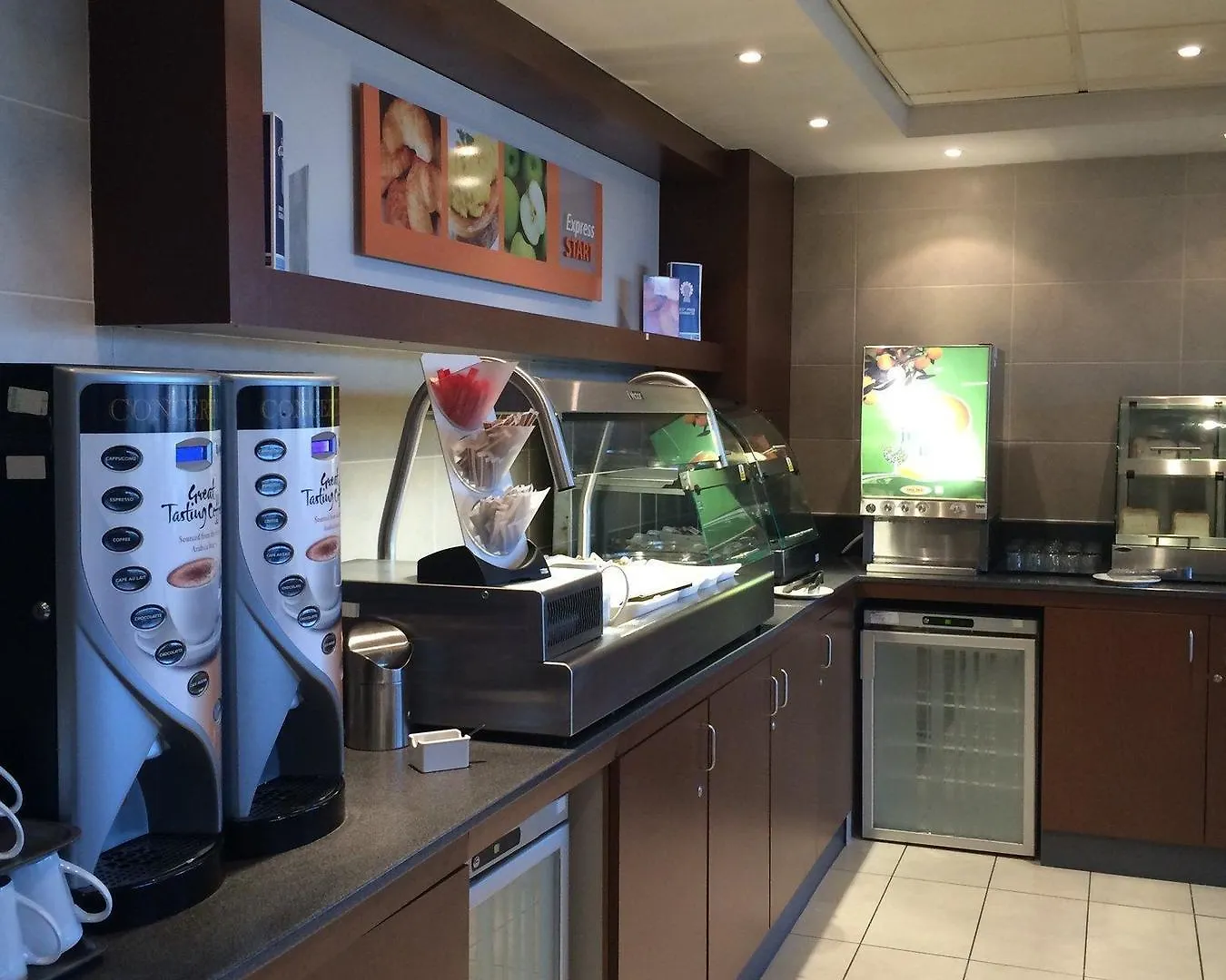 Holiday Inn Express Liverpool John Lennon Airport 3*,  United Kingdom