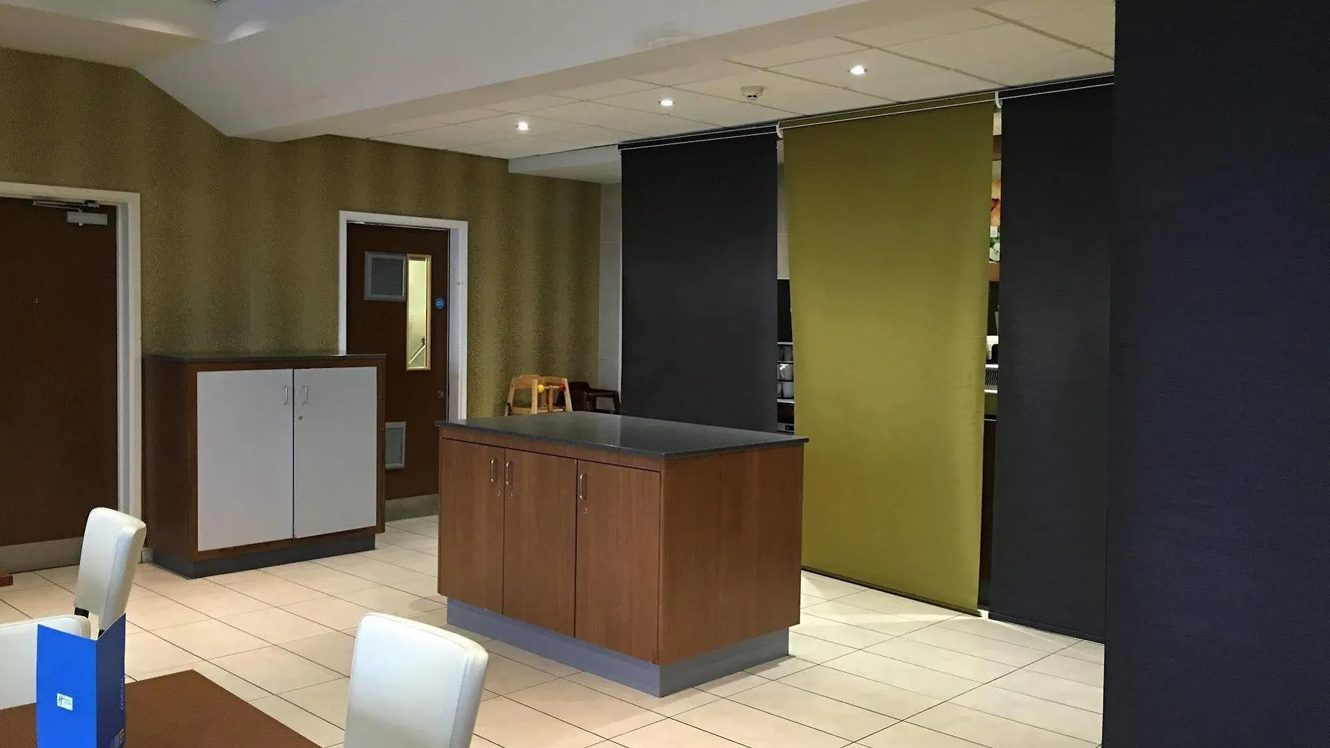 *** Hotel Holiday Inn Express Liverpool John Lennon Airport United Kingdom