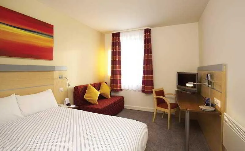 *** Hotel Holiday Inn Express Liverpool John Lennon Airport Großbritannien