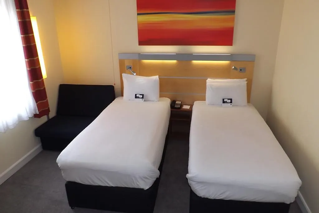 Hotel Holiday Inn Express Liverpool John Lennon Airport