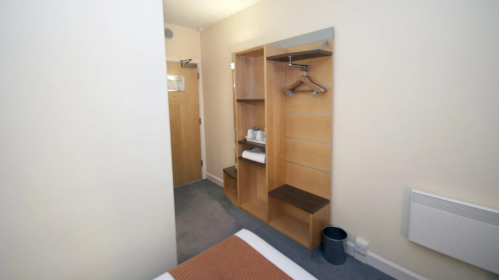 Holiday Inn Express Liverpool John Lennon Airport Hotel