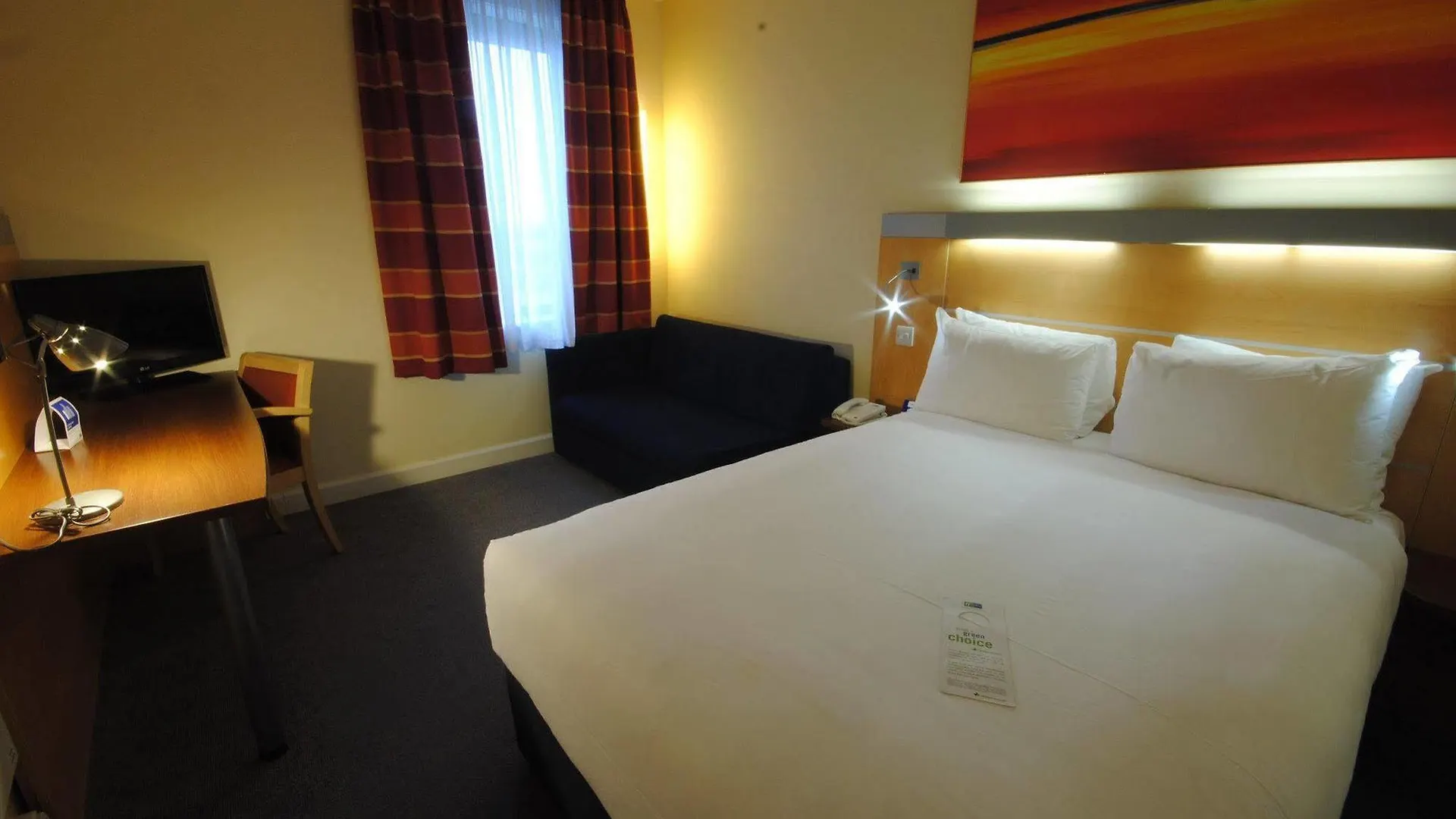 Holiday Inn Express Liverpool John Lennon Airport