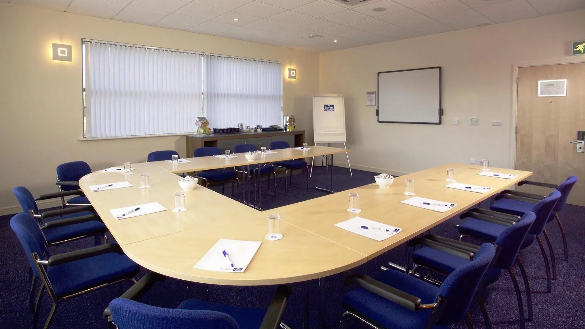 Holiday Inn Express Liverpool John Lennon Airport
